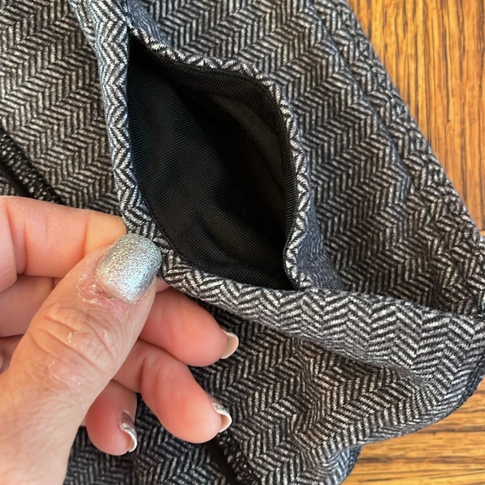 Lululemon Wunder Under houndstooth print size 4 - Picture 3 of 5
